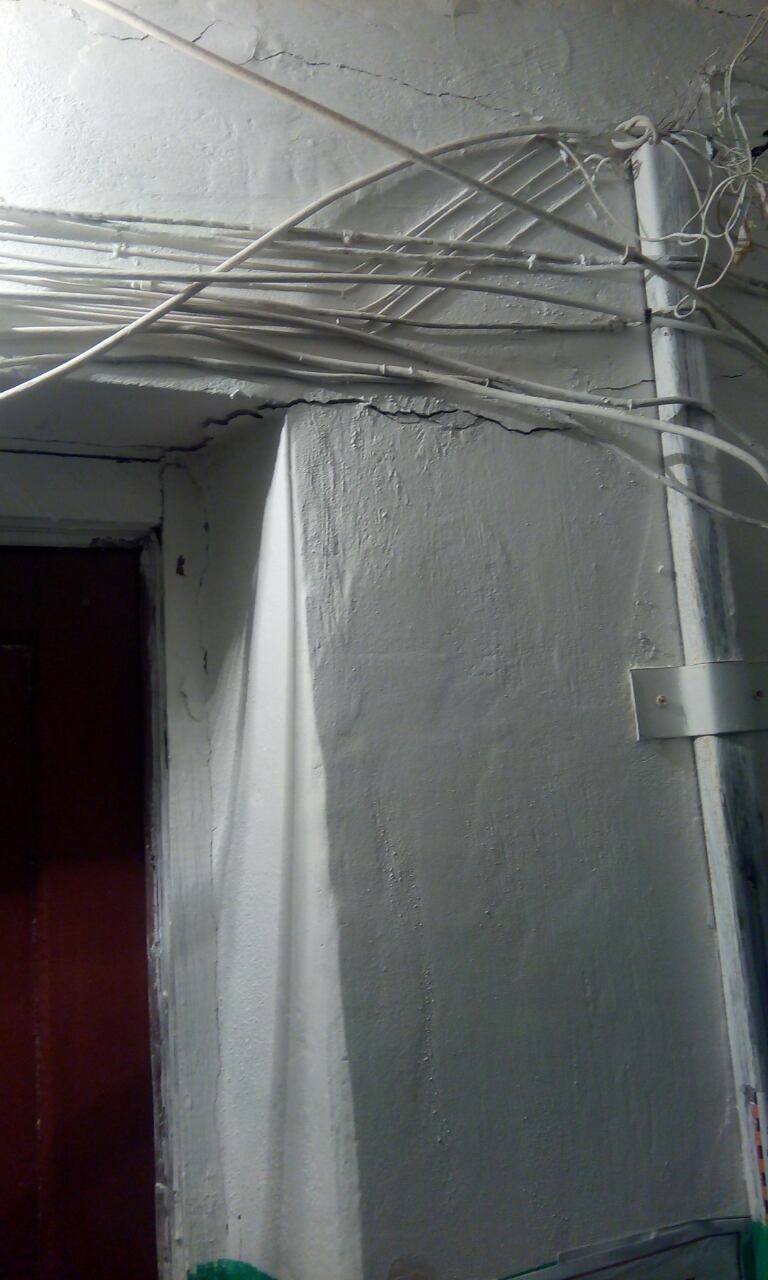 Жители дома в Дзержинске: &laquo;Все утро трещали стены и сыпались потолки&raquo; - фото 2