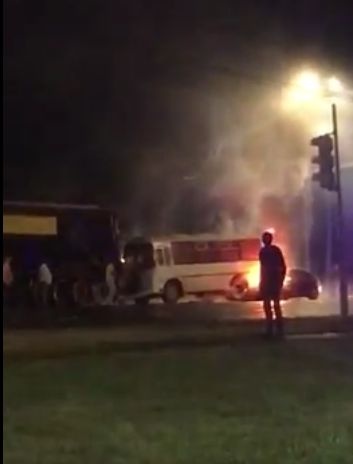 Автобус и машина загорелись в Нижнем Новгороде - фото 1