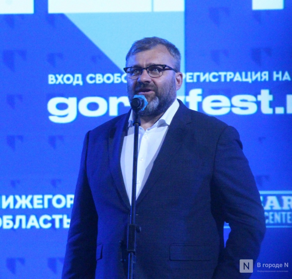 Знаменитости здесь: фоторепортаж с открытия &laquo;Горький fest&raquo; в Нижнем Новгороде - фото 34