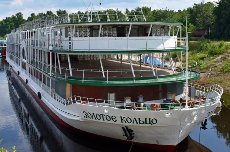 Туристы из Нижнего Новгорода застряли на три дня на теплоходе на Оке - фото 1
