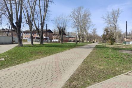 Новые тропинки и фонари появятся в сквере на улице Кировской в 2023 году