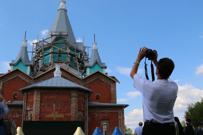 Первый купол установили на нижегородском храме в честь иконы-покровительницы пожарных - фото 2