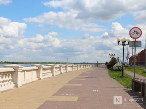 Знаки запрета стоянки на Нижне-Волжской набережной установили незаконно