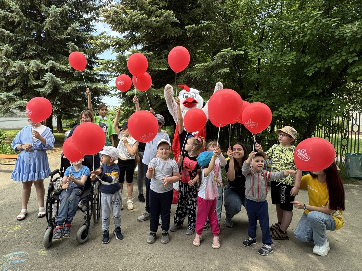 Павловская птицефабрика организовала праздник для детей из центра реабилитации - фото 1