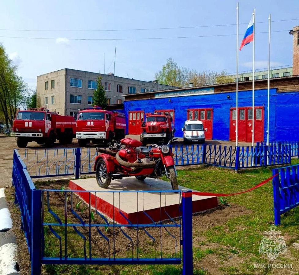 Пожарный мотоцикл «Урал» в Павлове стал памятником