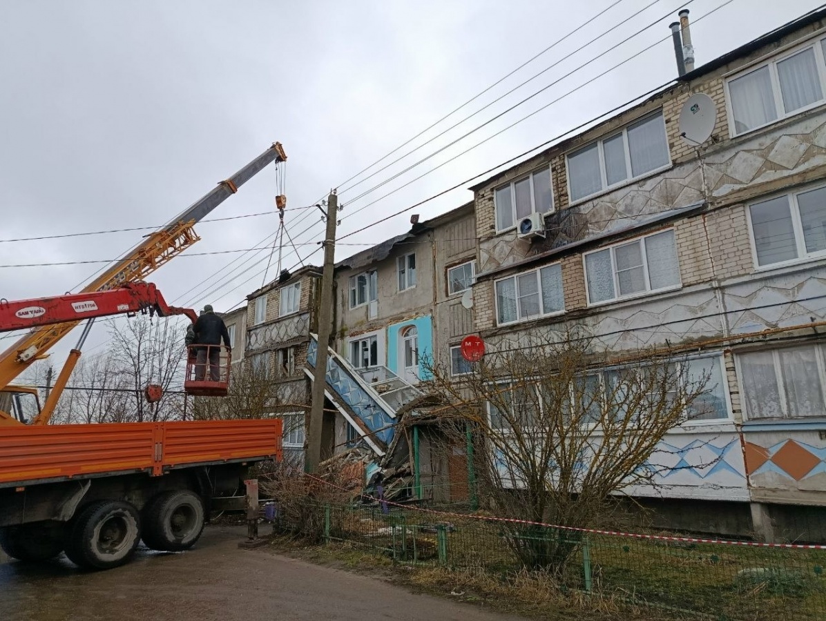 Три лоджии обрушились в многоквартирном доме в Нижегородской области - фото 1