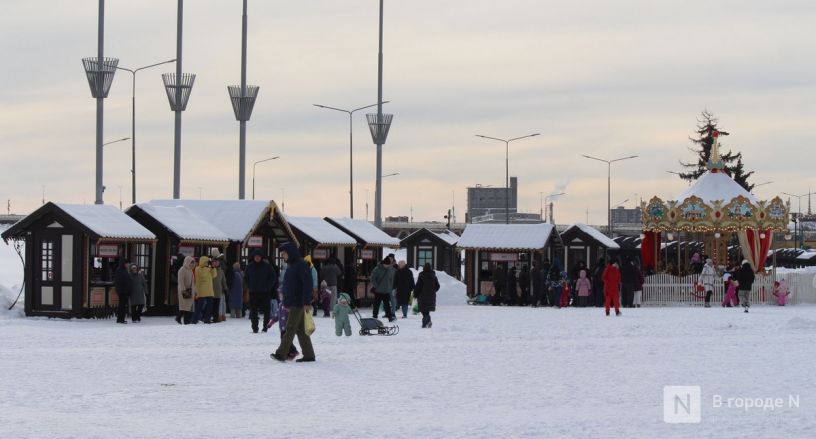 С блинами и в сугробах: как прошла Масленица в Нижнем Новгороде — фоторепортаж - фото 102