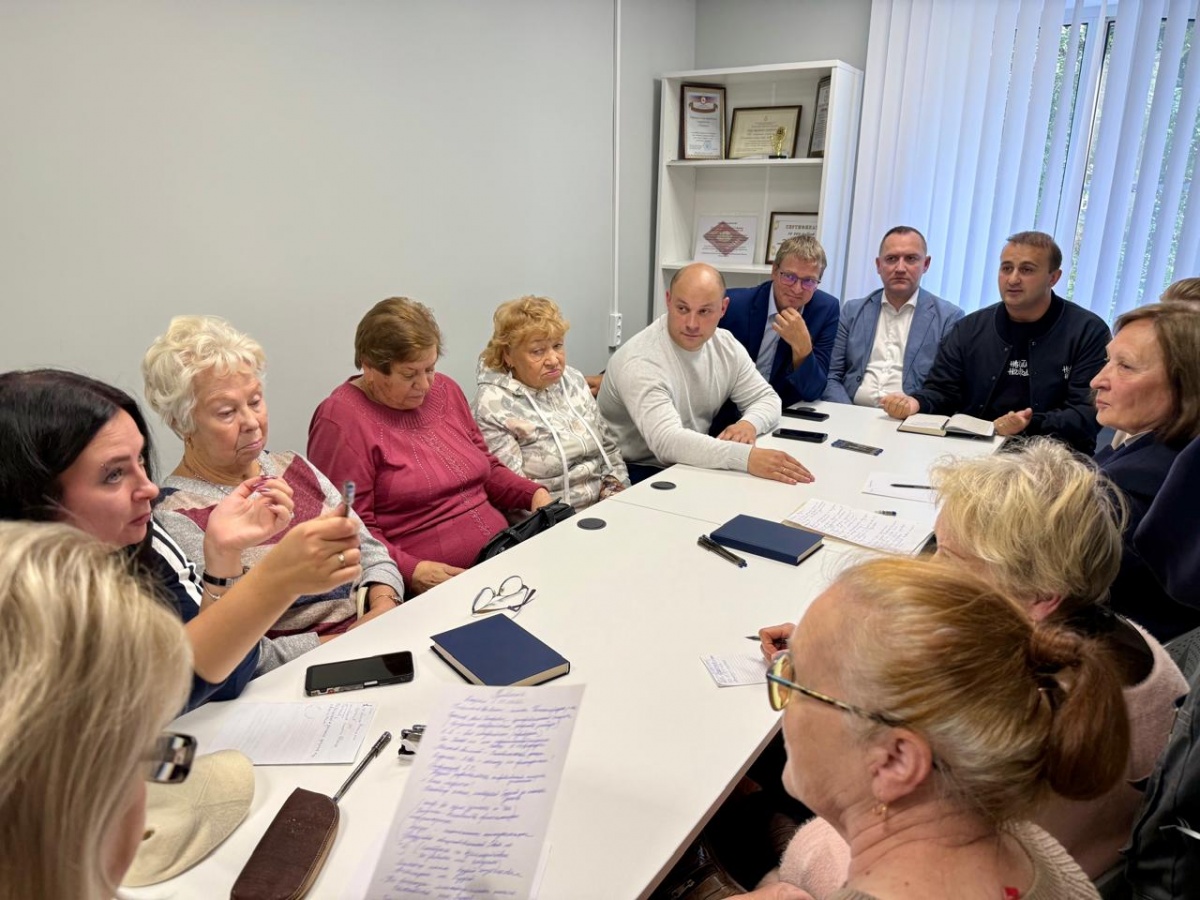 Нижегородские власти обсудили закрытие стадиона &laquo;Водник&raquo; с местными жителями - фото 1