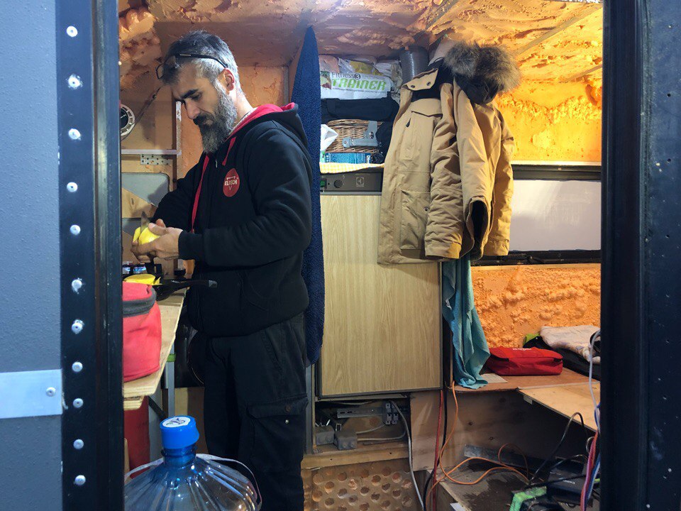 Автопутешественник прибыл в Нижний Новгород со своим домом на колесах (ФОТО) - фото 4