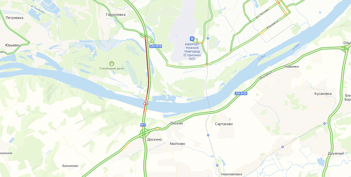 Огромная пробка образовалась на трассе М-7 перед Стригинским мостом - фото 1