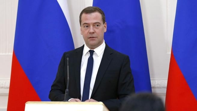 Дмитрий Медведев предупредил россиян о возможности &laquo;неблагоприятного сценария&raquo; пандемии