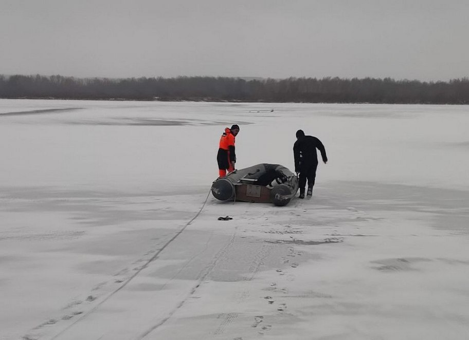 Спасатели достали тело второго утонувшего в Лысковском округе рыбака - фото 1