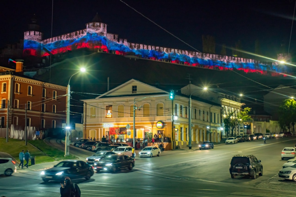 Тематические световые картины украсят Нижегородский кремль в День России - фото 1