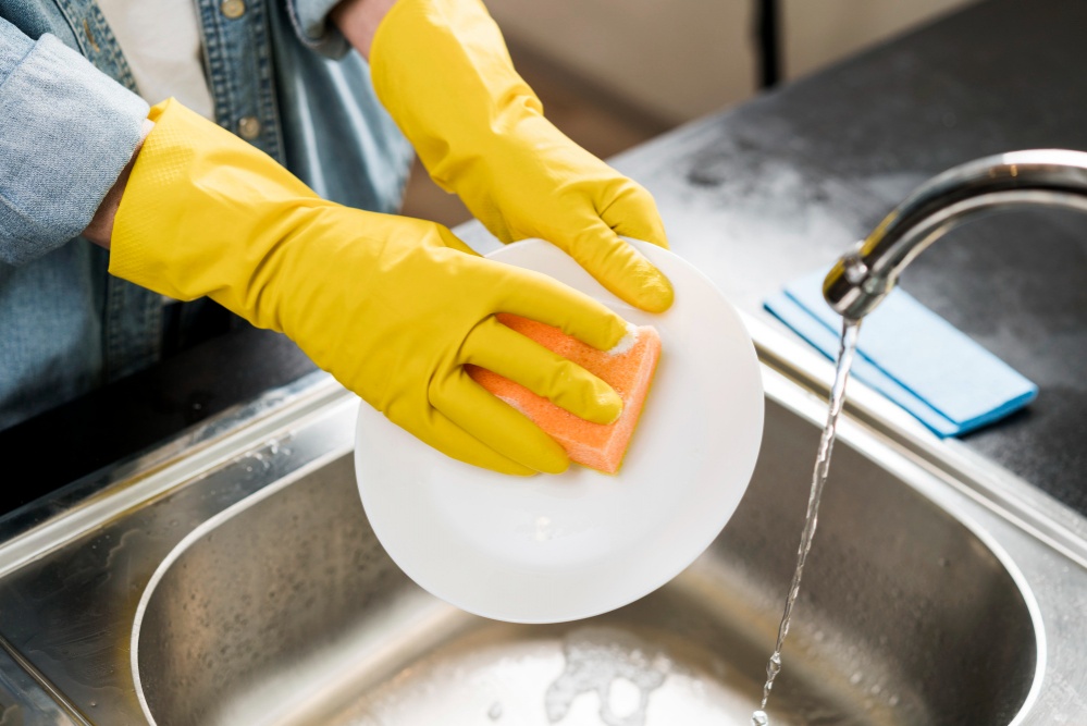 Нижегородцы назвали уборку и мытье посуды самыми нелюбимыми делами по дому - фото 1