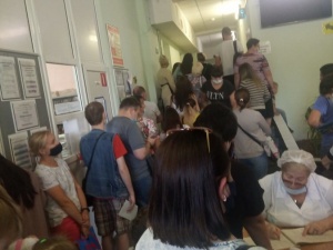 Огромные очереди за справками в детсады выстроились в нижегородских поликлиниках