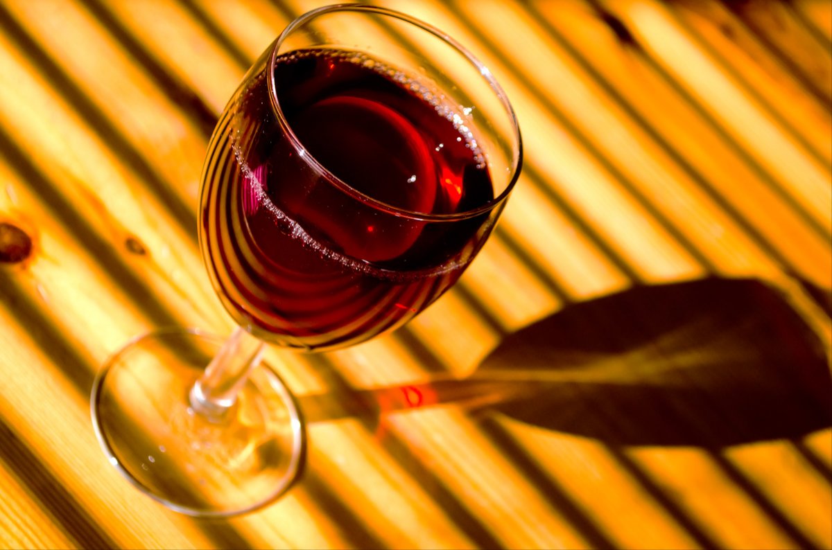 Правда ли, что бокал красного вина предотвращает инфаркт? - фото 1