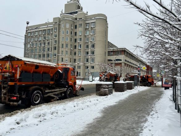 Утонули в сугробах: фоторепортаж с улиц Нижнего Новгорода после снежного апокалипсиса - фото 27