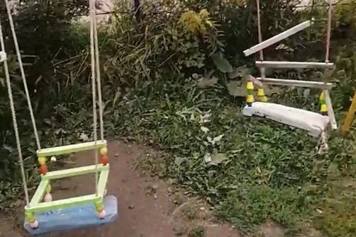 ОНФ: жителям Починок предложили самостоятельно отремонтировать детскую площадку - фото 1