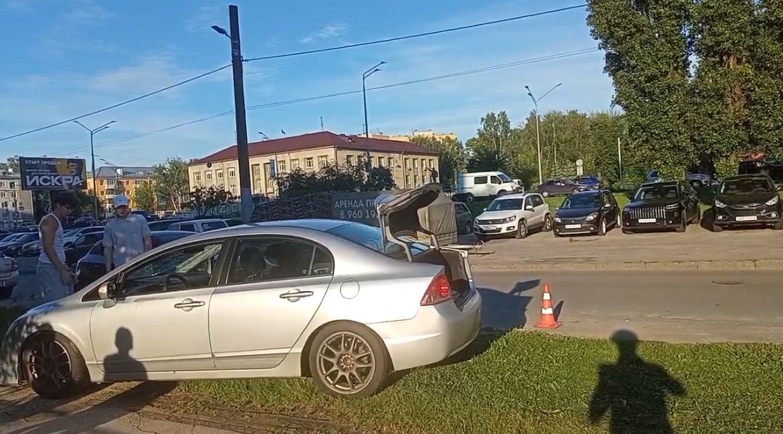 Иномарка сбила мужчину на электровелосипеде в Нижнем Новгороде - фото 1