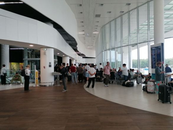 1500 пассажиров застряли в нижегородском аэропорту - фото 3