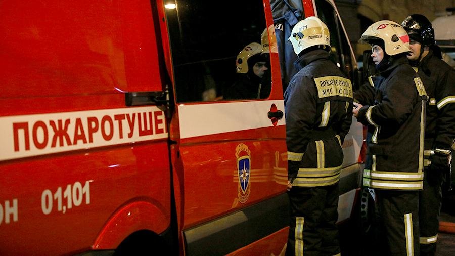 При пожаре в Московском районе из дома эвакуировали 40 человек