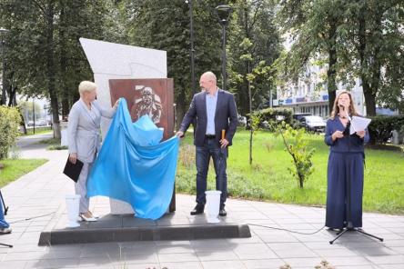 Модель экраноплана установили в сквере Иконникова в Нижнем Новгороде