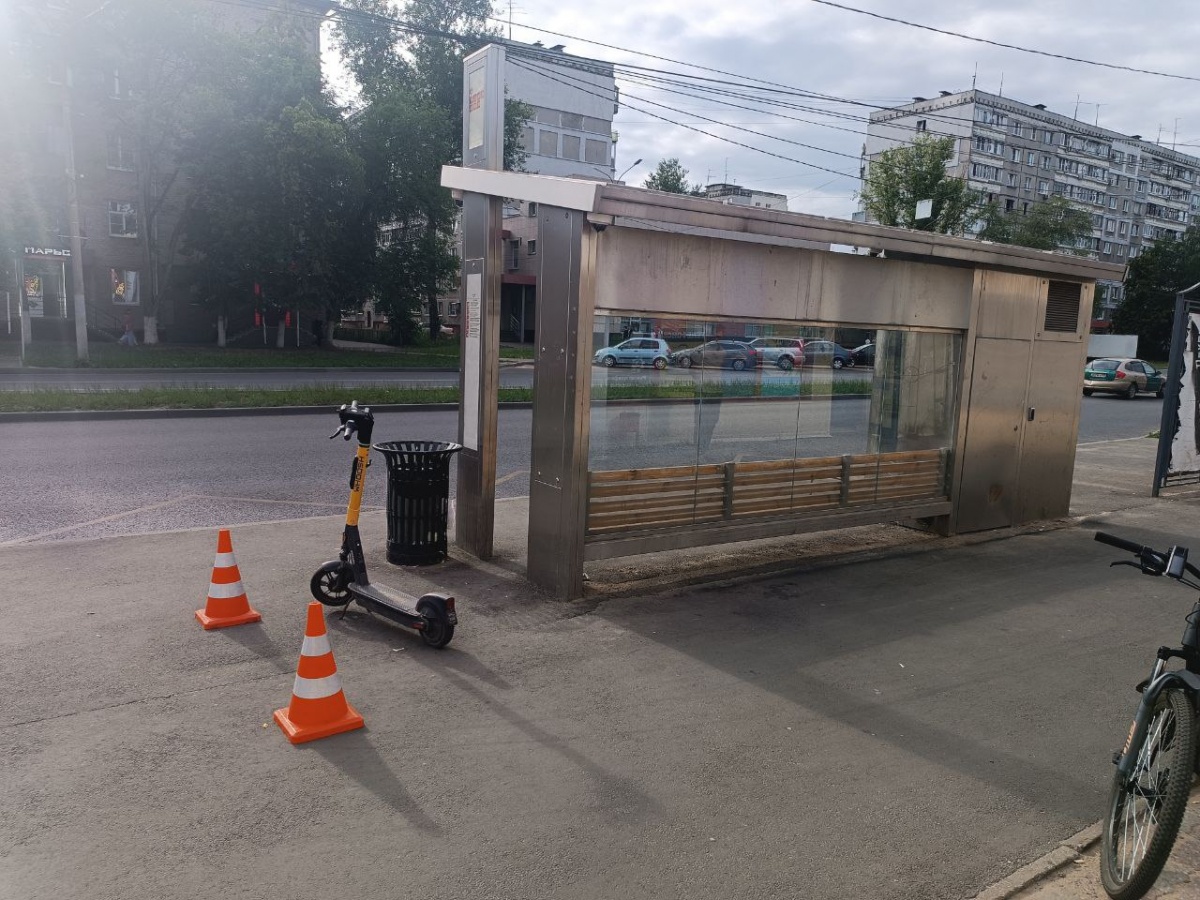 Подросток на самокате сбил ребенка на тротуаре в Нижнем Новгороде - фото 1