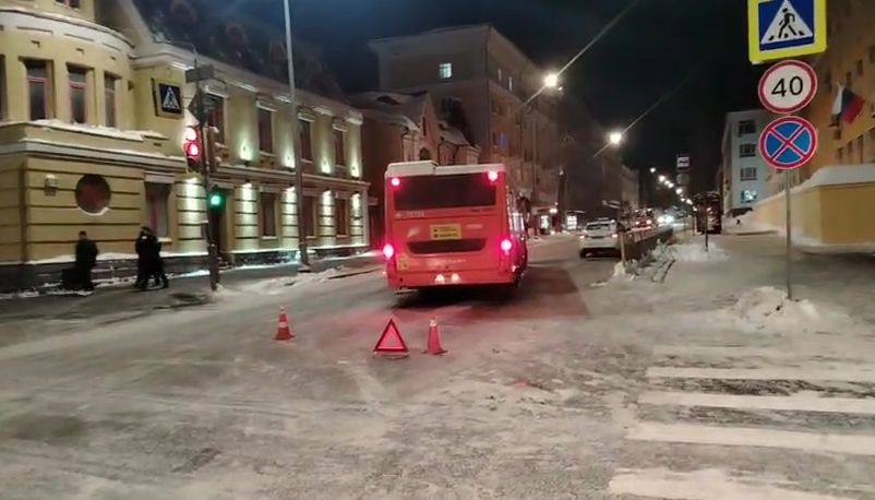 Автобус сбил пешехода в центре Нижнего Новгорода - фото 1