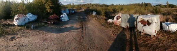 Поврежденные контейнеры с неизвестными отходами обнаружены под Дзержинском - фото 2