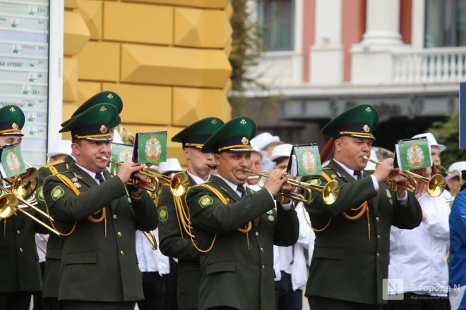 Духовые оркестры прошли парадом по главной улице Нижнего Новгорода - фото 11
