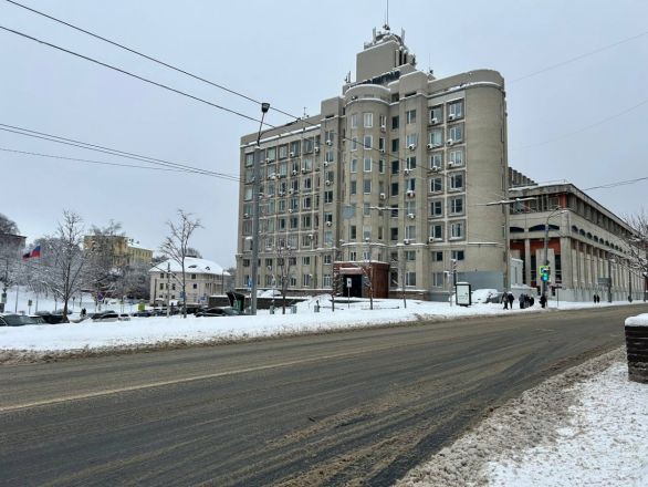 Утонули в сугробах: фоторепортаж с улиц Нижнего Новгорода после снежного апокалипсиса - фото 25