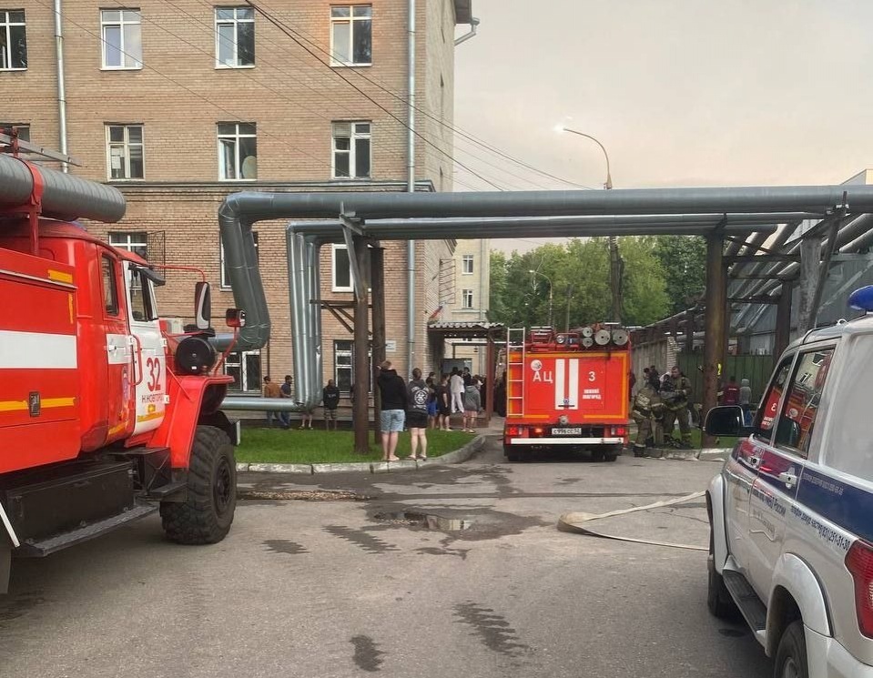 ожар произошел на территории ННГУ им. Лобачевского в Нижнем Новгороде - фото 1